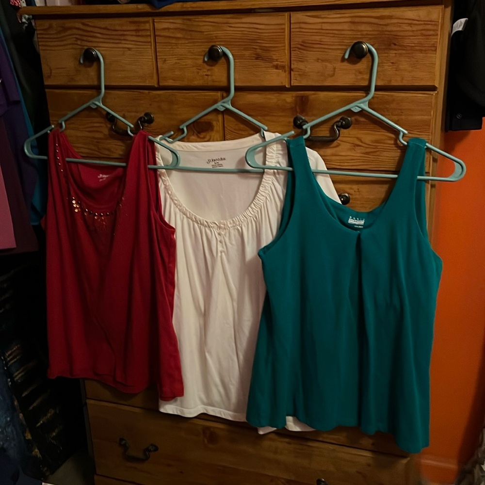 Three gentle used tops